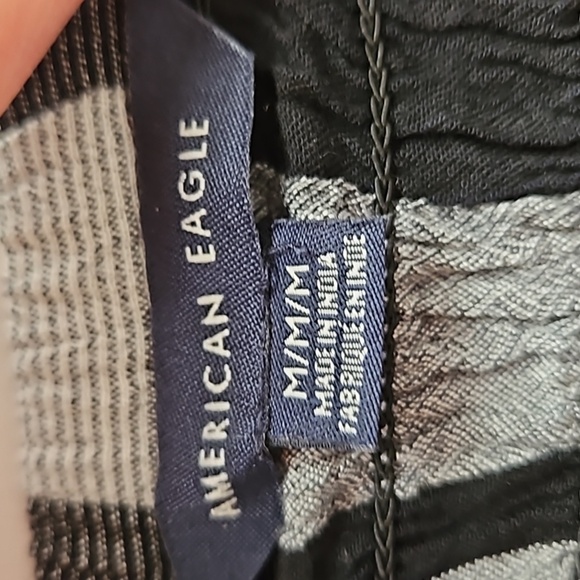 American Eagle Outfitters Women's Black Plaid Smocked Crop Top Size Medium - Picture 4 of 10